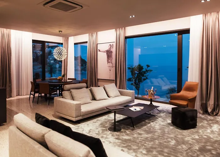 Ravishing 5 Bedrooms Ocean Serenity Private Pool Villa *