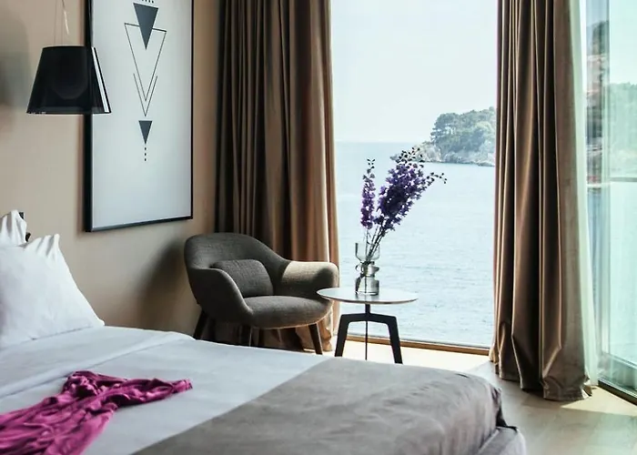 Ravishing 5 Bedrooms Ocean Serenity Private Pool Štikovica