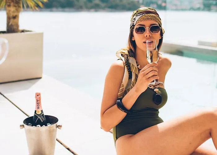 Ravishing 5 Bedrooms Ocean Serenity Private Pool Štikovica