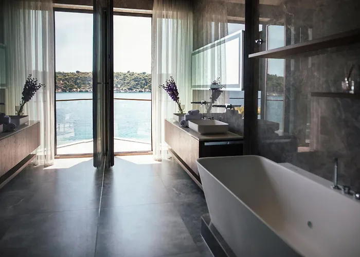 Ravishing 5 Bedrooms Ocean Serenity Private Pool Villa *